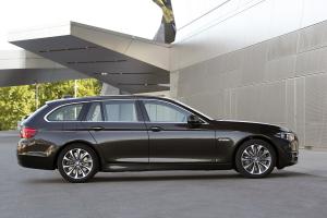 BMW 530d xDrive Touring Modern Line 2013 года  (WW)